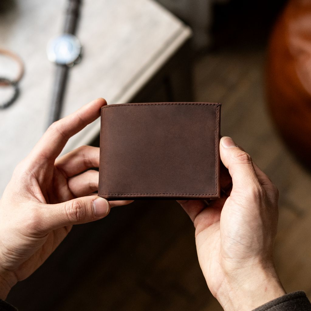 The Classic Leather Bifold Wallet - Arizona Adobe