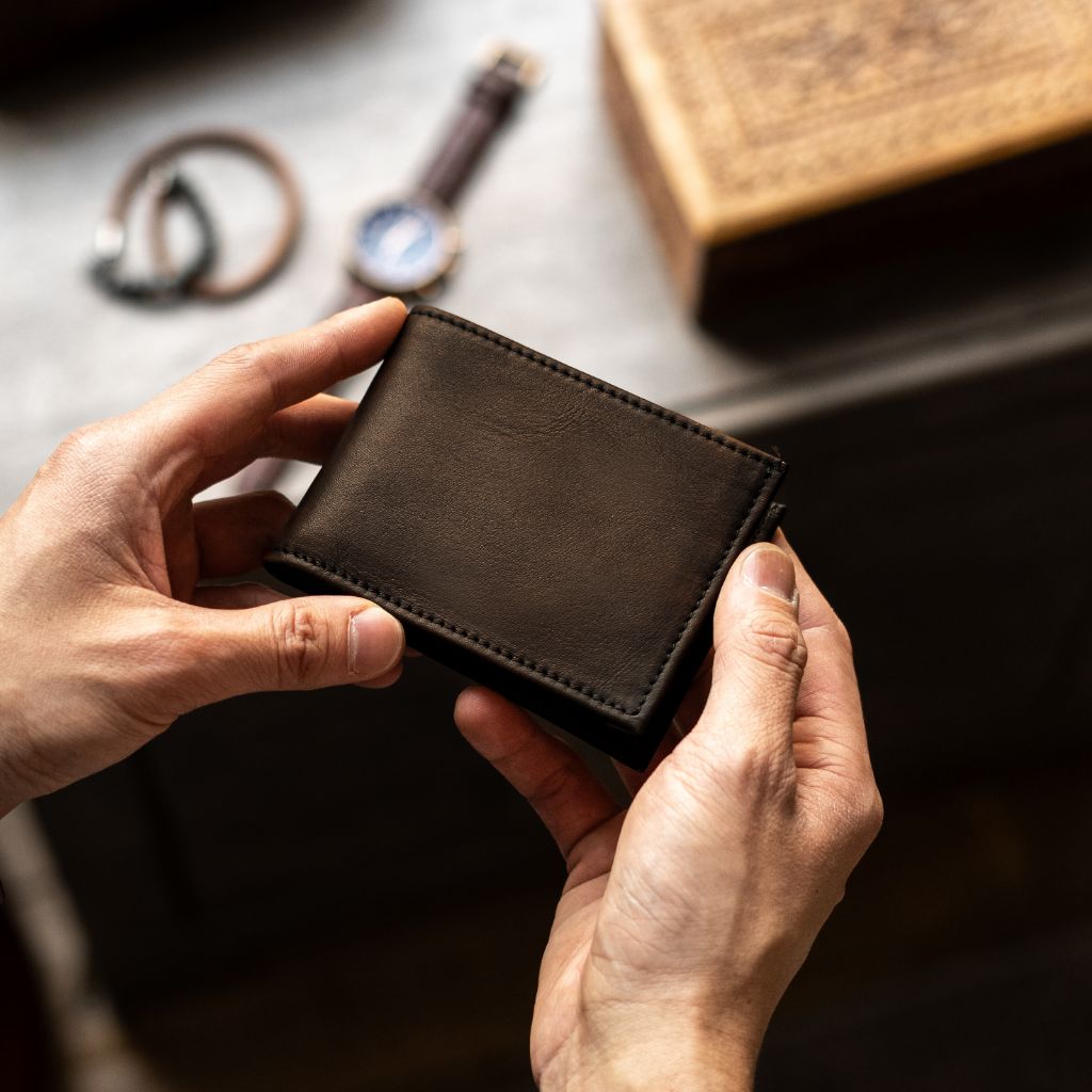 The Classic Leather Bifold Wallet - Black Coffee