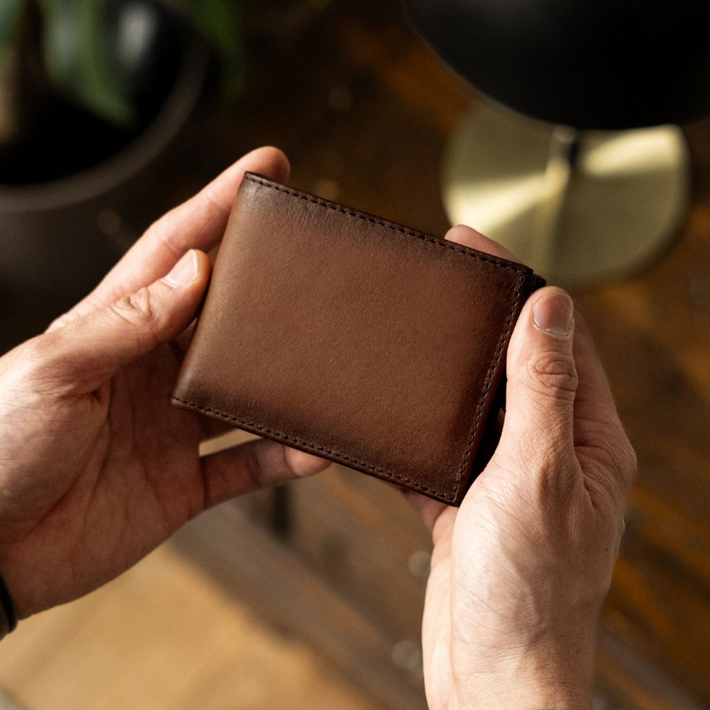 The Classic Leather Bifold Wallet - Brandy
