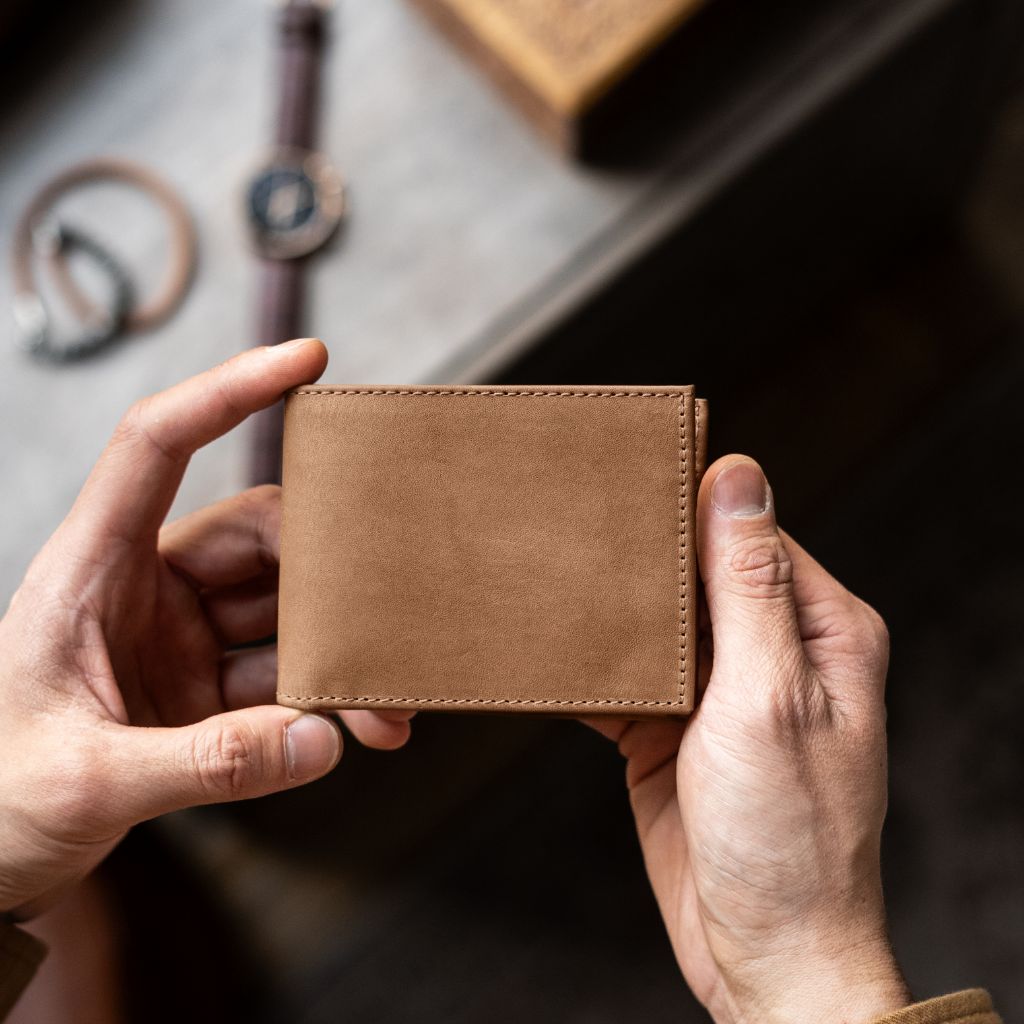 The Classic Leather Bifold Wallet - Natural Vachetta