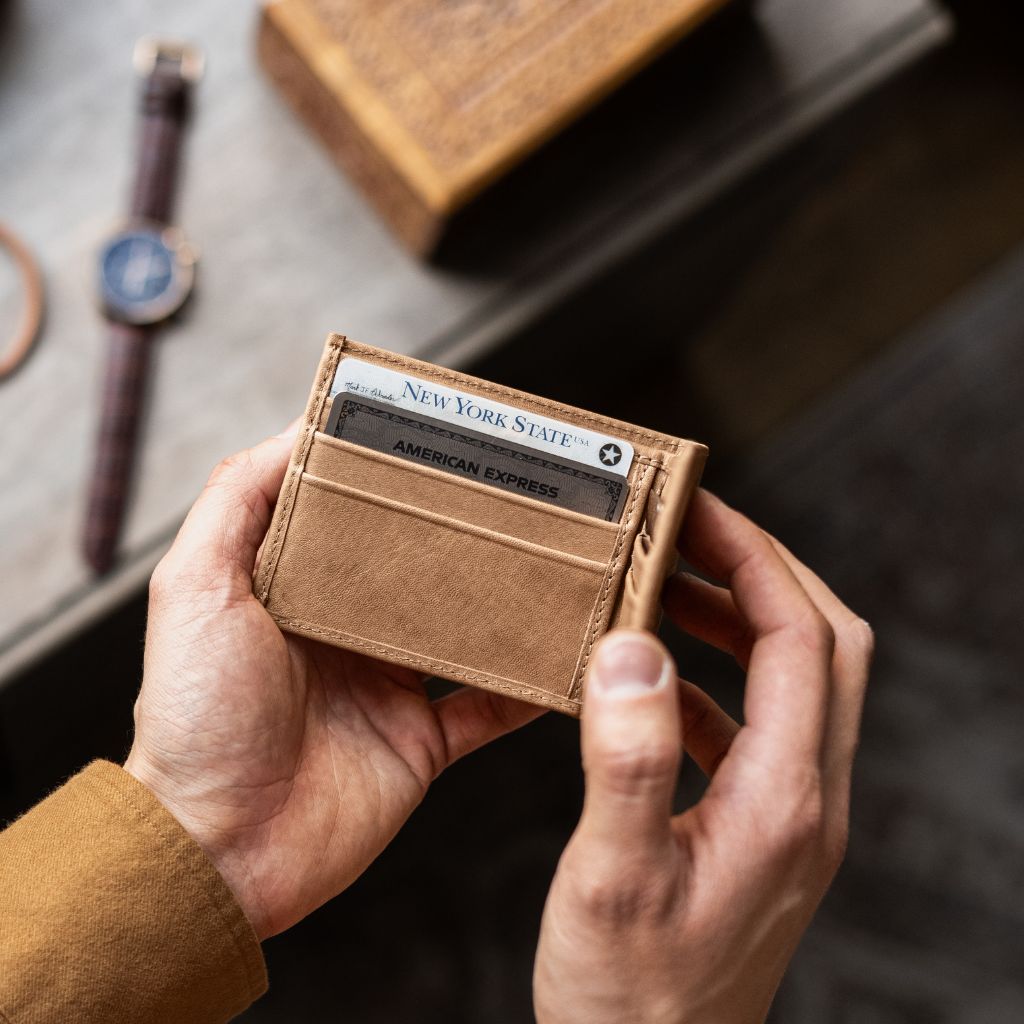 The Classic Leather Bifold Wallet - Natural Vachetta