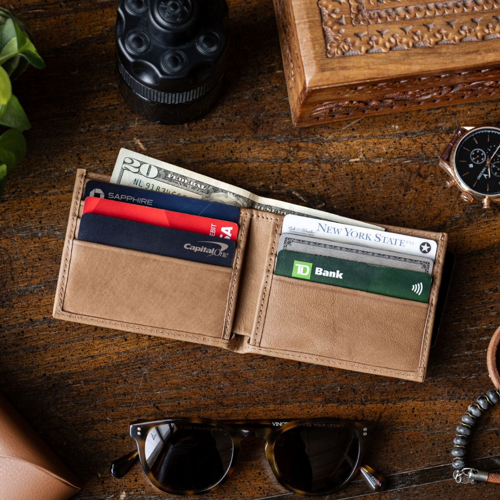 The Classic Leather Bifold Wallet - Natural Vachetta