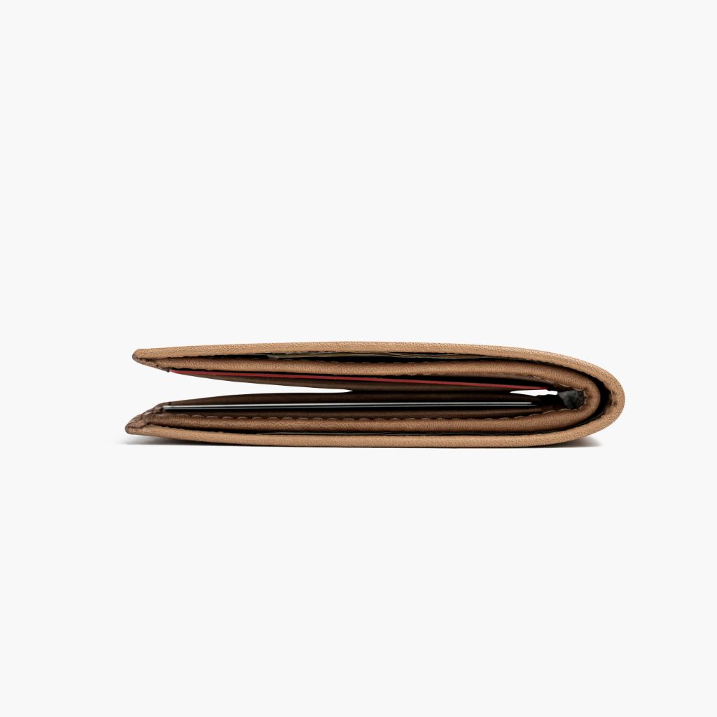 The Classic Leather Bifold Wallet - Natural Vachetta