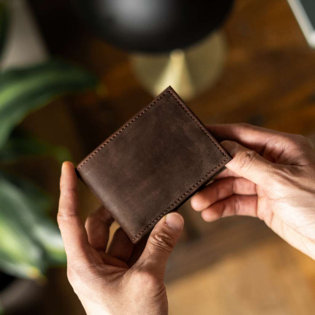 The Classic Leather Bifold Wallet - Tobacco